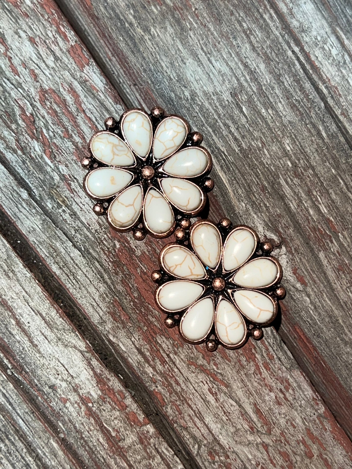 La Floresita Earring (White)